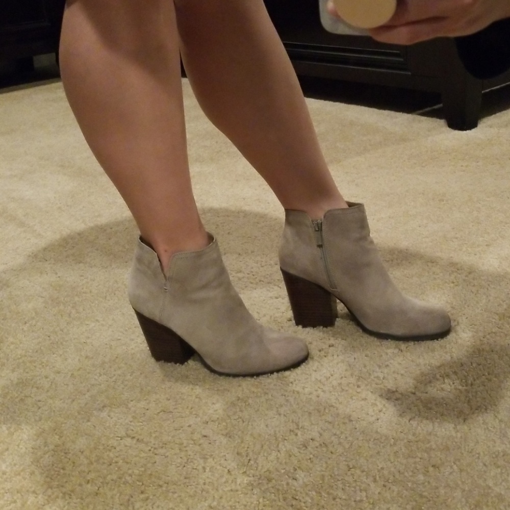 Reaction Kenneth Cole Suede Booties